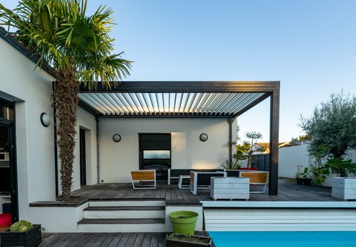 How Long do Motorized Awnings Last?