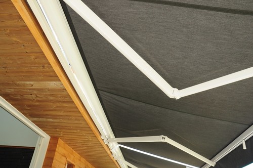 How Retractable Awnings Work